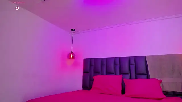 Roslin-Nix online show from September 2025 07:39:01 PM