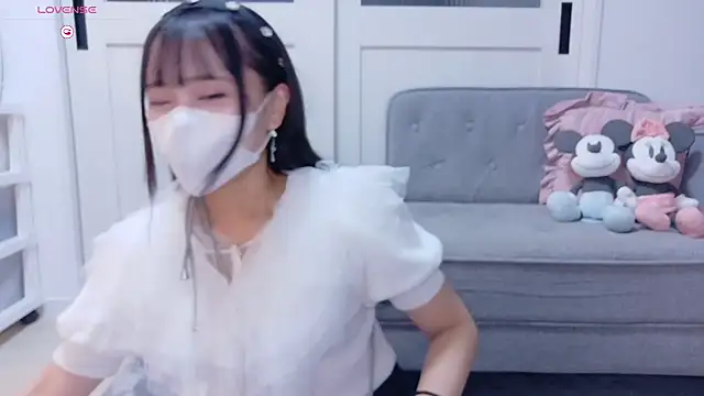 YURi luv online show from October 2025 11:30:01 AM