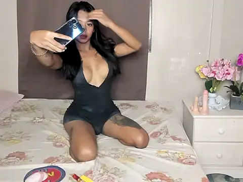 Theia22 online show from September 2025 09:42:02 AM