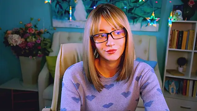 AliceWelch  online show from September 2025 12:05:01 PM