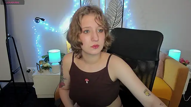 Hailey Foxy online show from September 2025 08:49:01 AM