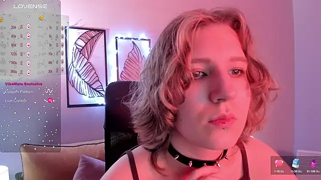 Hailey Foxy online show from October 2025 09:00:02 AM