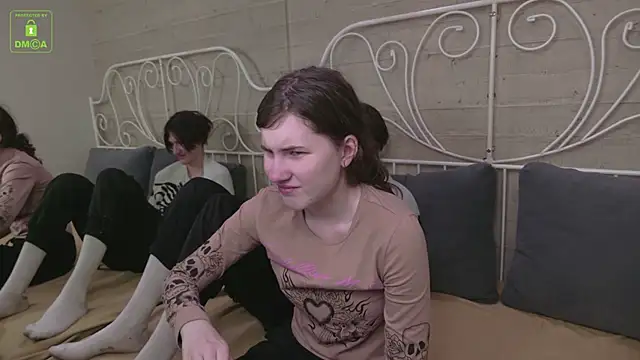 ViviaraNGendy online show from October 2025 10:47:01 AM