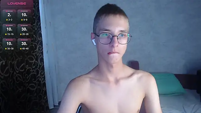 glasses cat online show from September 2025 12:31:02 PM