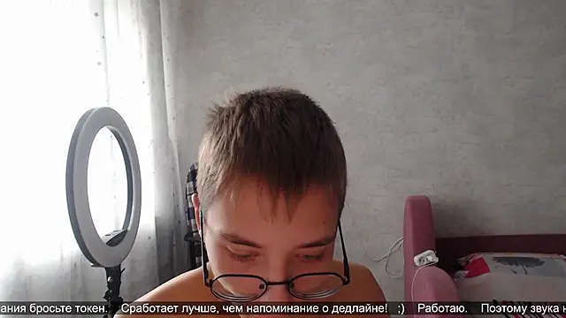 glasses cat online show from October 2025 07:31:02 AM