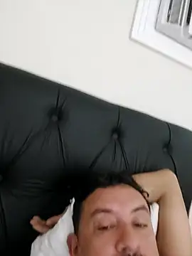 Snapshot of andrerj22 chatting on October 2025 03:53:01 PM andrerj22 online show from October 2025 03:53:01 PM