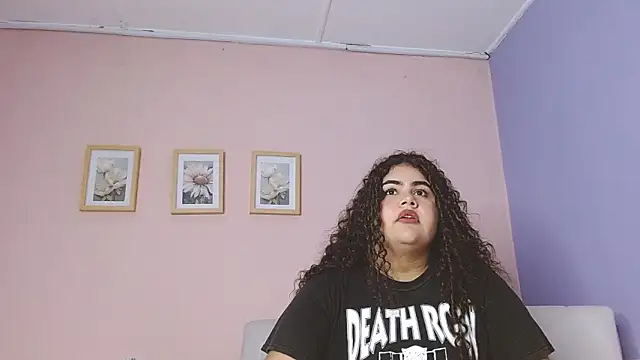 Snapshot of lourdes_moon22 chatting on September 2025 12:37:01 PM lourdes moon22 online show from September 2025 12:37:01 PM