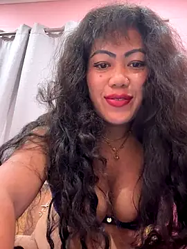 Lindarossyta online show from November 2025 07:38:01 PM