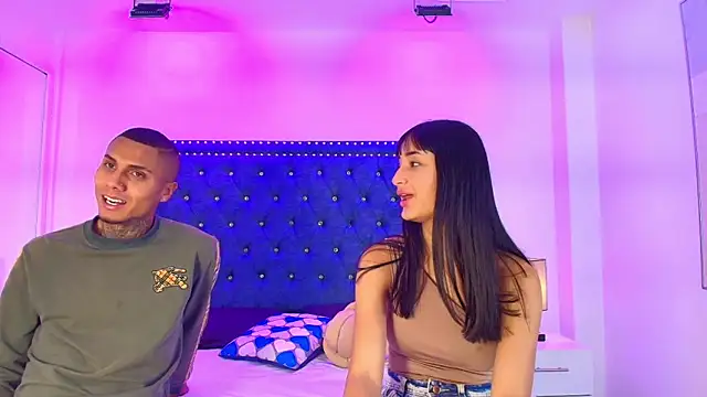 Snapshot of Damian_and_roxanne chatting on April 2026 12:44:02 PM Damian and roxanne online show from April 2026 12:44:02 PM
