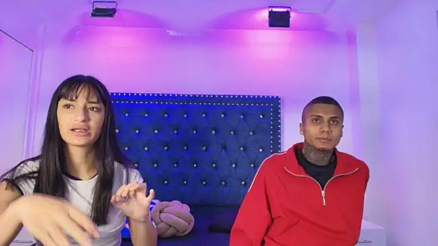 Snapshot of Damian_and_roxanne chatting on May 2026 12:46:01 PM Damian and roxanne online show from May 2026 12:46:01 PM
