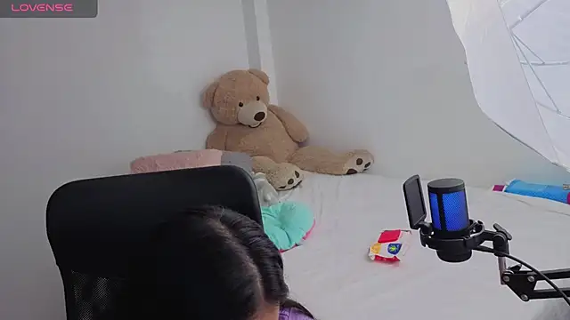 valerihouse online show from April 2026 01:30:01 AM