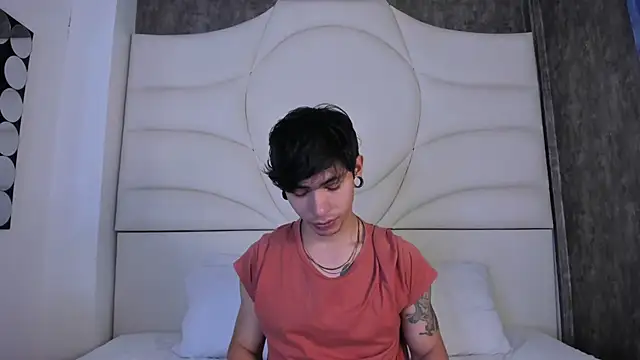ArthurKross online show from September 2025 05:45:02 AM