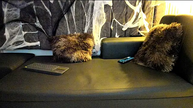 Snapshot of Rowan_Mills chatting on October 2025 08:33:02 PM Rowan Mills online show from October 2025 08:33:02 PM