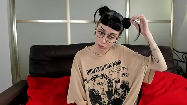 Snapshot of Amylure_ chatting on September 2025 04:51:02 PM Amylure online show from September 2025 04:51:02 PM