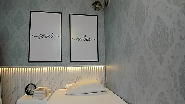 Scarleth horny online show from September 2025 06:55:01 PM