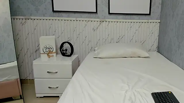 Scarleth horny online show from September 2025 10:48:02 PM