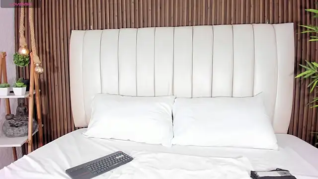 AliHamilton online show from October 2025 11:17:02 PM