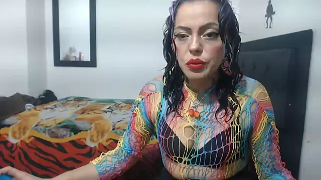 monica loveet online show from October 2025 08:32:02 PM