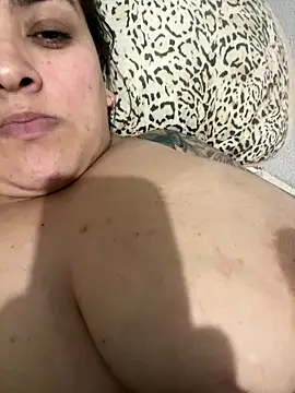 bruna438 online show from September 2025 04:45:02 AM