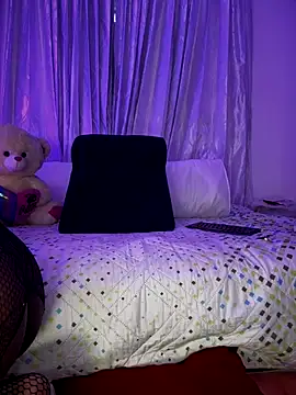 AmyRoss 1 online show from November 2025 05:46:02 PM