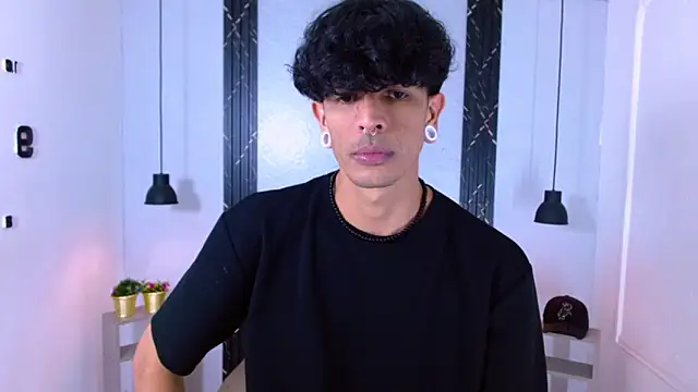 Franvill Trato online show from October 2025 07:21:01 PM