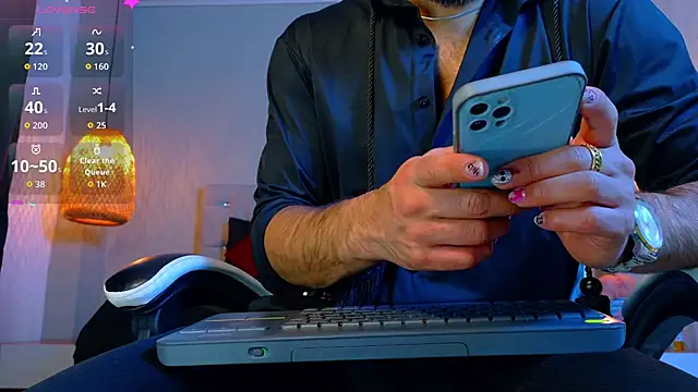 Thaiel Fosteer online show from October 2025 06:00:01 AM