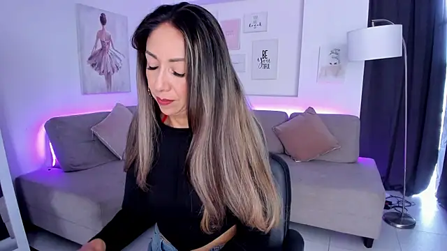 Snapshot of Laly_dolce chatting on September 2025 08:19:01 PM Laly dolce online show from September 2025 08:19:01 PM