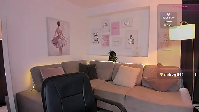 Laly dolce online show from October 2025 08:04:01 PM