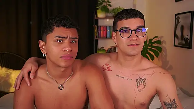 Snapshot of EROS_AND_ALAN chatting on October 2025 02:09:02 AM EROS AND ALAN online show from October 2025 02:09:02 AM