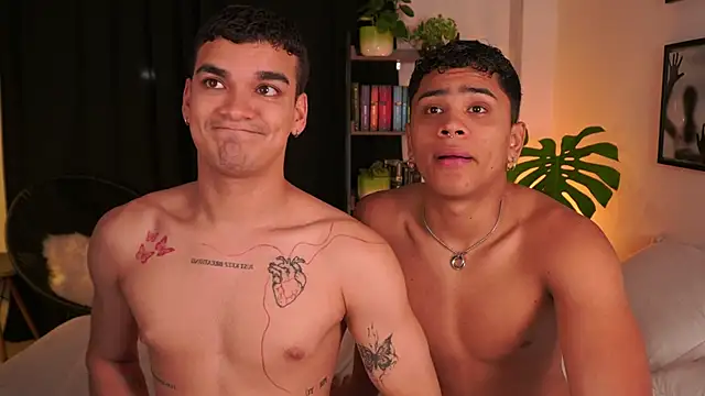 Snapshot of EROS_AND_ALAN chatting on October 2025 01:37:02 AM EROS AND ALAN online show from October 2025 01:37:02 AM