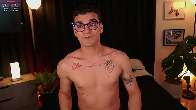 Snapshot of EROS_AND_ALAN chatting on October 2025 03:58:01 AM EROS AND ALAN online show from October 2025 03:58:01 AM