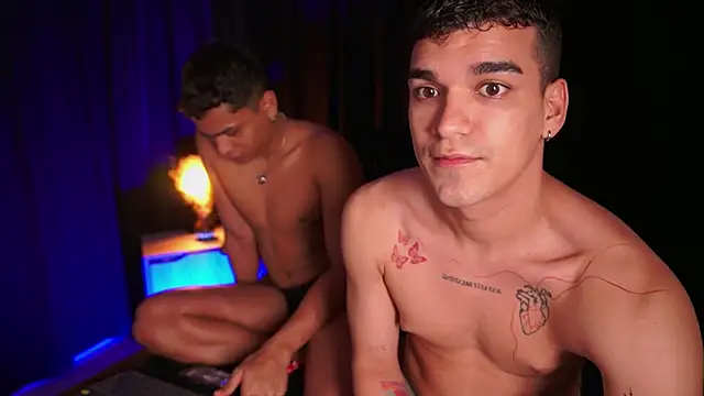 Snapshot of EROS_AND_ALAN chatting on October 2025 04:35:02 AM EROS AND ALAN online show from October 2025 04:35:02 AM