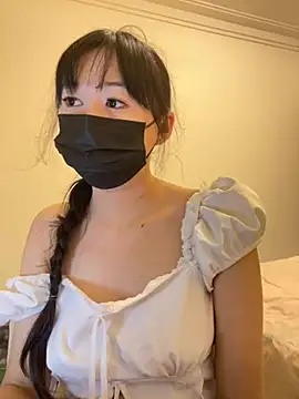 Snapshot of Minnie-2025 chatting on May 2026 04:13:01 PM Minnie-2025 online show from May 2026 04:13:01 PM