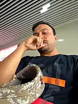 BindaasBong online show from October 2025 05:04:02 AM