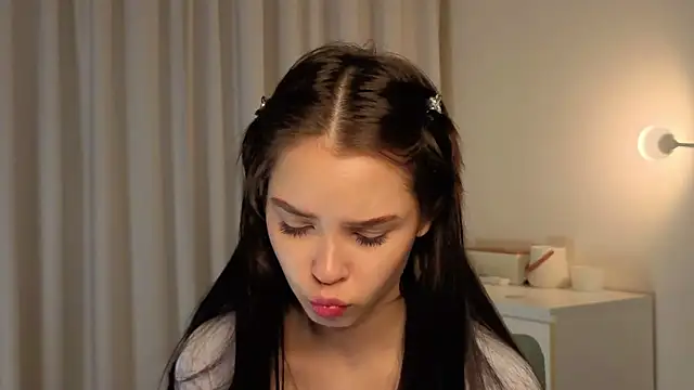 slyshypie online show from November 2025 03:23:01 PM