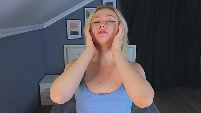 Snapshot of Violet_Willis chatting on September 2025 03:14:01 PM Violet Willis online show from September 2025 03:14:01 PM