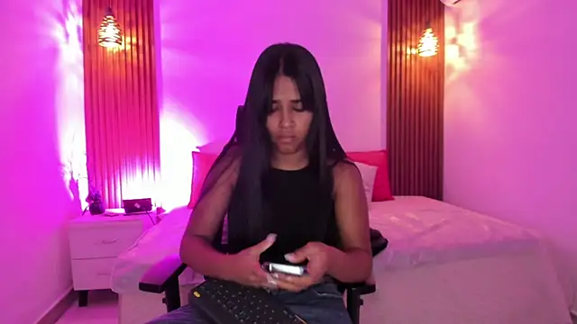 Snapshot of zoe_evans5 chatting on November 2025 12:06:01 PM zoe evans5 online show from November 2025 12:06:01 PM