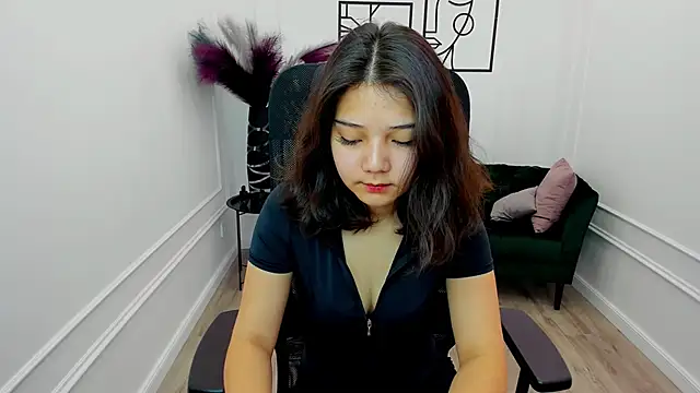 ElliVensda online show from September 2025 11:45:01 AM