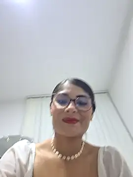 Snapshot of LaiaTorres1 chatting on October 2025 10:37:01 AM LaiaTorres1 online show from October 2025 10:37:01 AM