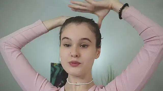 Snapshot of Iris_pure chatting on October 2025 06:31:02 PM Iris pure online show from October 2025 06:31:02 PM