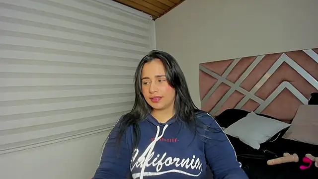 Snapshot of _adahara_queen chatting on November 2025 04:57:01 AM adahara queen online show from November 2025 04:57:01 AM