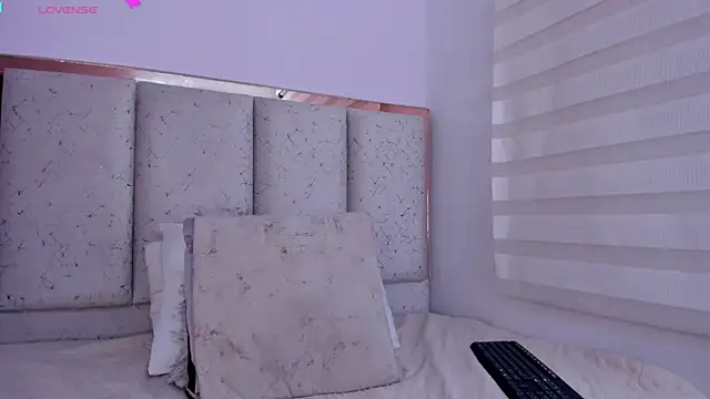 violeta olsen online show from January 2026 06:34:02 PM