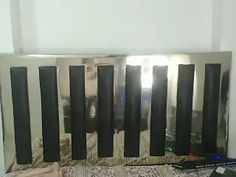 karimeSaenz1 online show from November 2025 06:18:01 PM