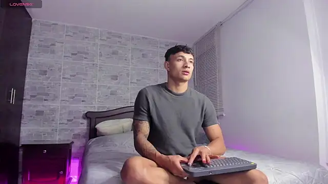 DavisFirb online show from November 2025 02:45:02 AM