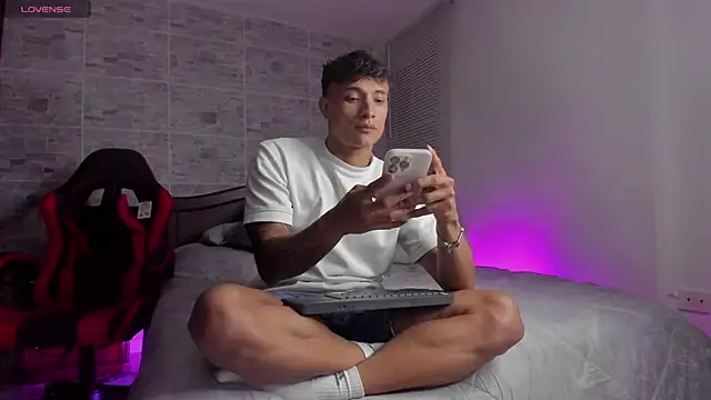 DavisFirb online show from December 2025 02:49:01 AM