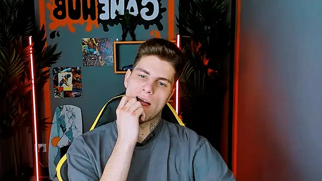 JackWolw online show from September 2025 11:56:01 AM