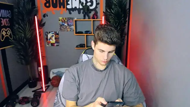 JackWolw online show from October 2025 11:38:02 AM