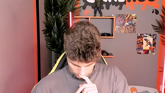 JackWolw online show from October 2025 09:39:01 AM