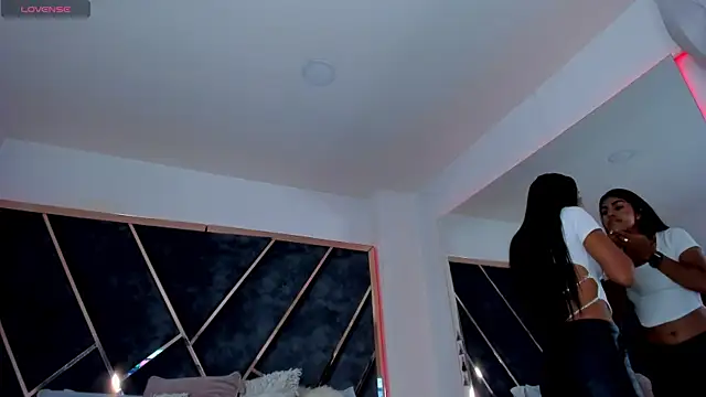 SusanaHenao online show from November 2025 07:07:02 PM