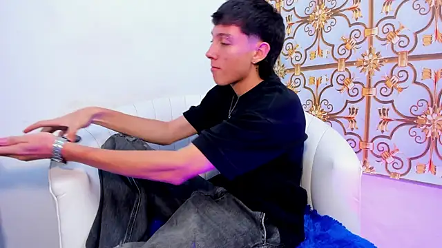 Snapshot of LittleDanny_ chatting on February 2026 09:10:02 PM LittleDanny online show from February 2026 09:10:02 PM